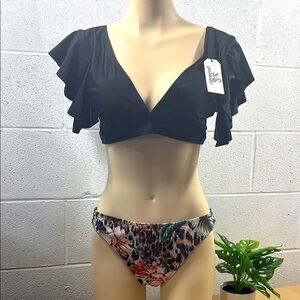 NWT Black Ruffled Bikini Top with Floral Bottom​​​​
